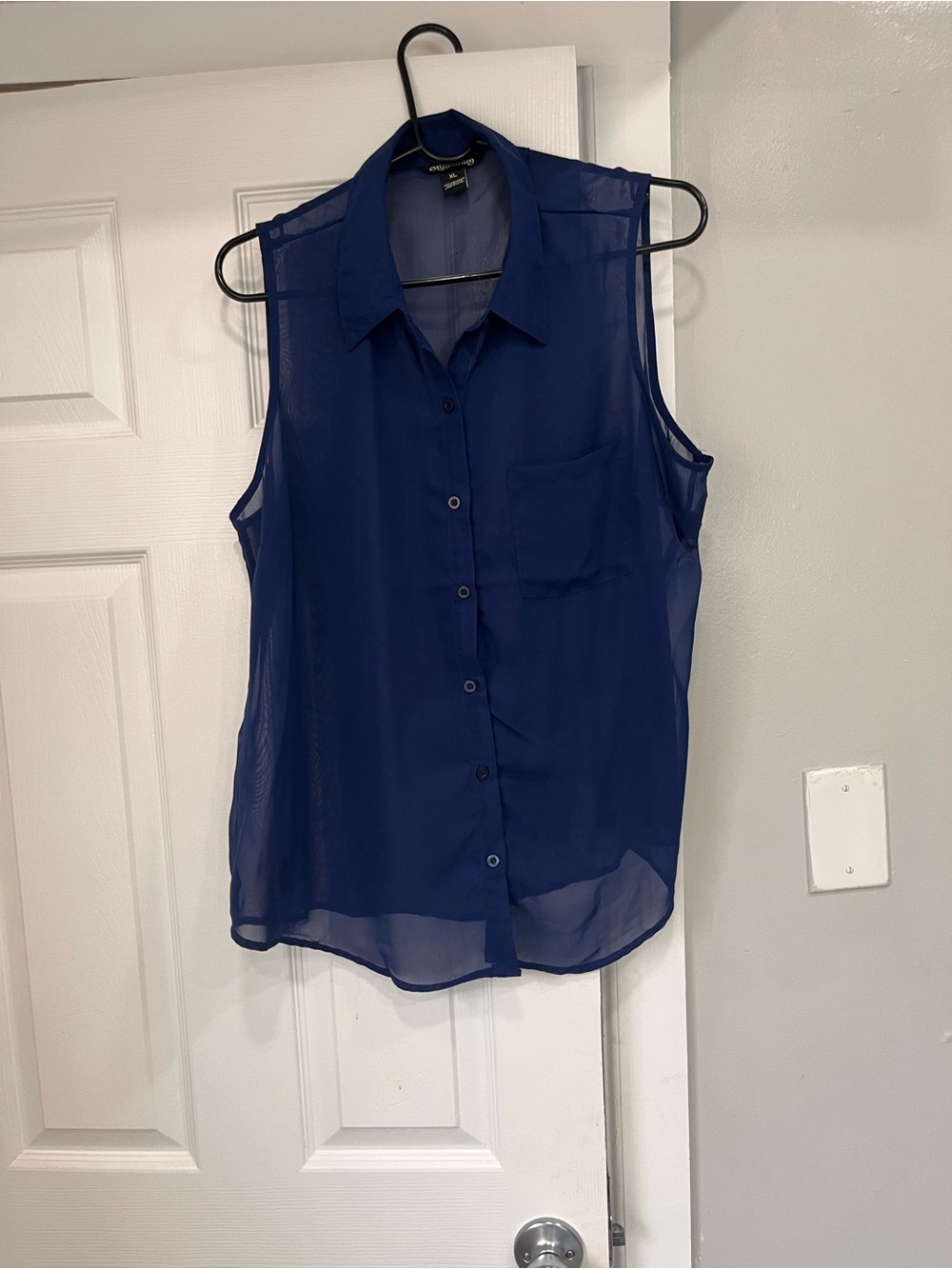 Sleeveless Button-Front Blouse - Navy